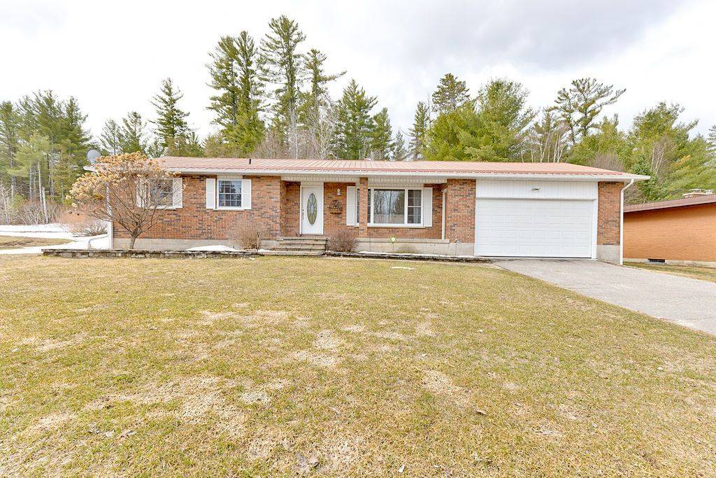 107 Augsburg RD, Bonnechere Valley, ON K0J 1T0