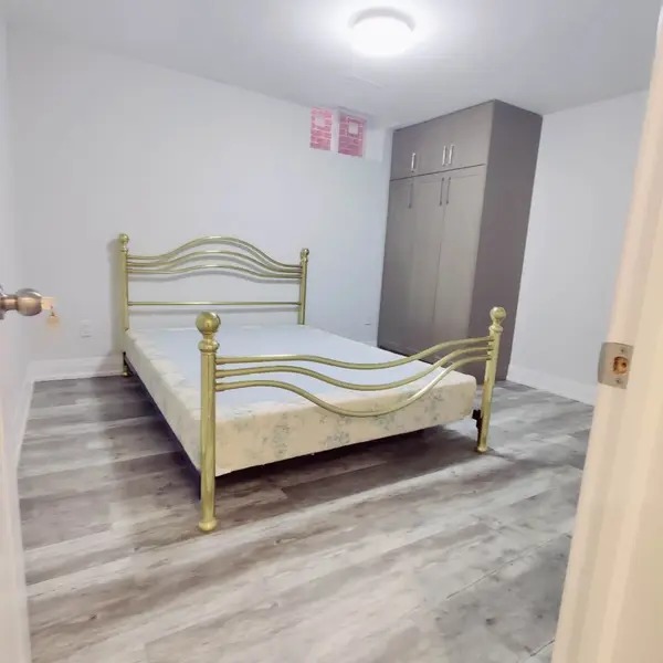 217 Badessa CIR, Vaughan, ON L4J 6C9