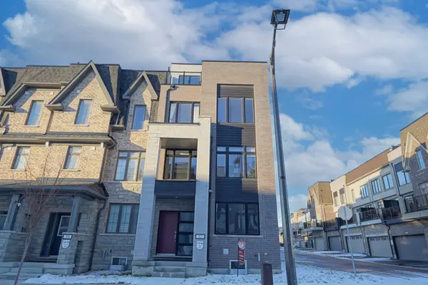 32 Guardhouse CRES, Markham, ON L6C 3J8