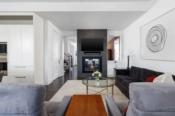 214 Dorval DR, Oakville, ON L6K 0H3