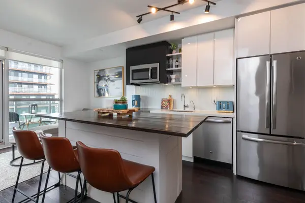 33 Shore Breeze DR #802, Toronto W06, ON M8V 1A1