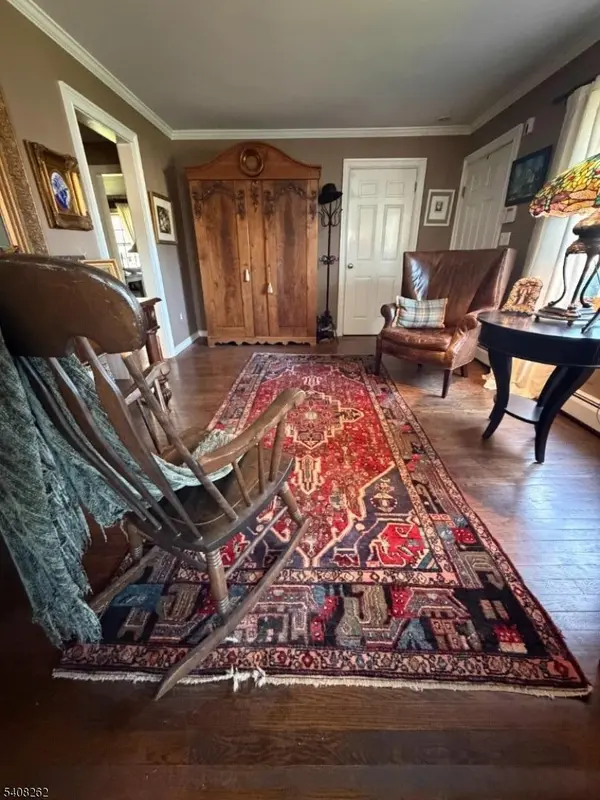 11 Miller Ave, Tewksbury Twp., NJ 08858