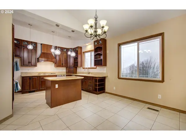 498 BRYANT HILL RD, Woodland, WA 98674