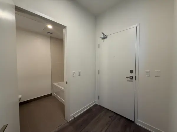 10 Deerlick CT #104, Toronto C13, ON M3A 0A7