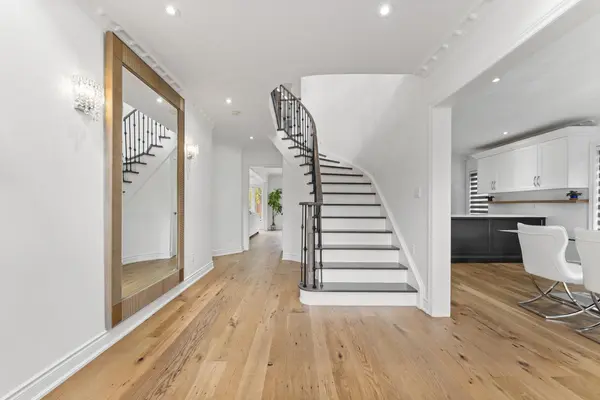 42 St Michele PL, Vaughan, ON L4H 2H8