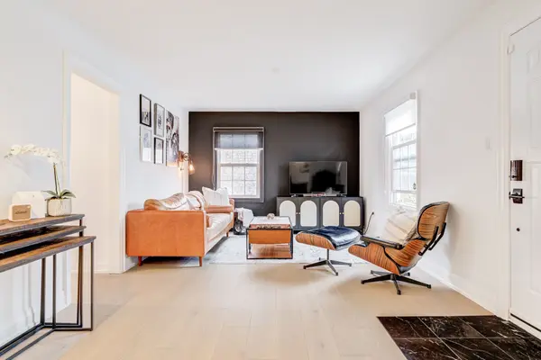 21 Avon Park DR, Toronto W07, ON M8Z 3X4