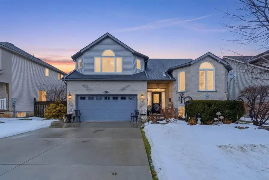 6295 Townline RD, West Lincoln, ON L0R 2A0