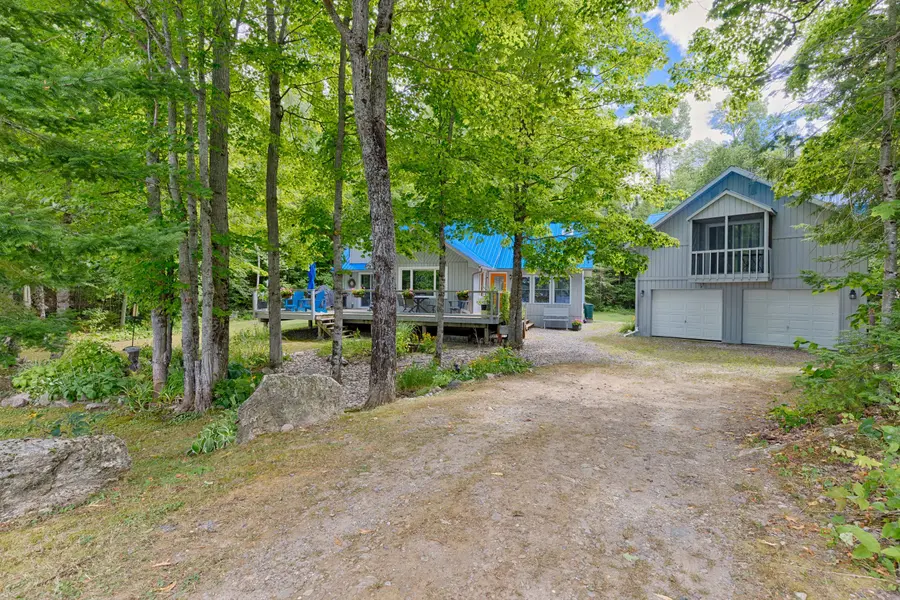 671 Graphite Bay RD, Greater Madawaska, ON K0J 1H0
