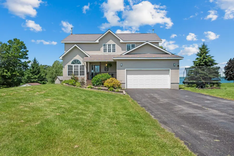 26 BOXEN HARBOUR LN, Frontenac Islands, ON K0H 2Y0