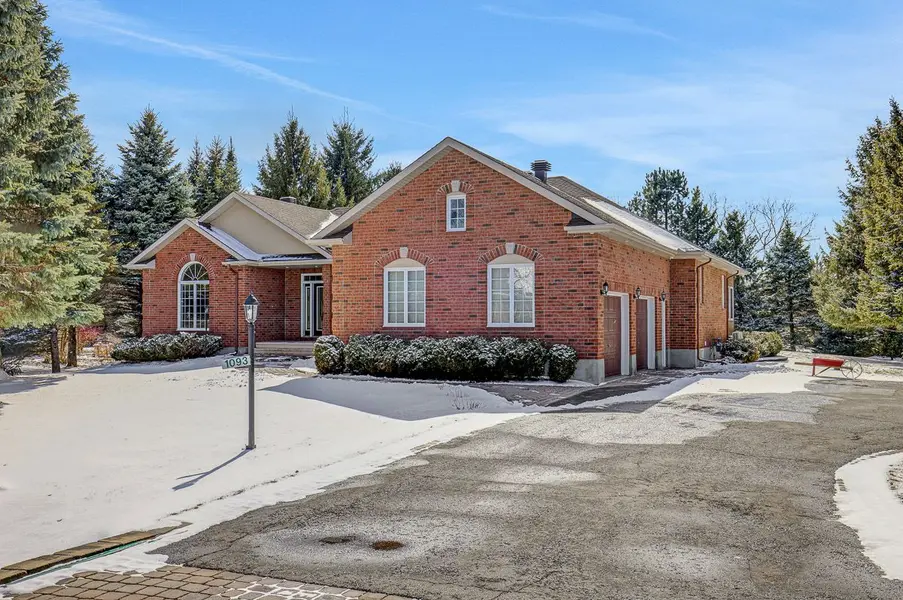 1093 PEGASUS CRES, Greely - Metcalfe - Osgoode - Vernon And Area, ON K4P 1P1