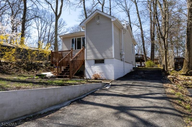 102 Dartmouth Trl, Hopatcong Boro, NJ 07843
