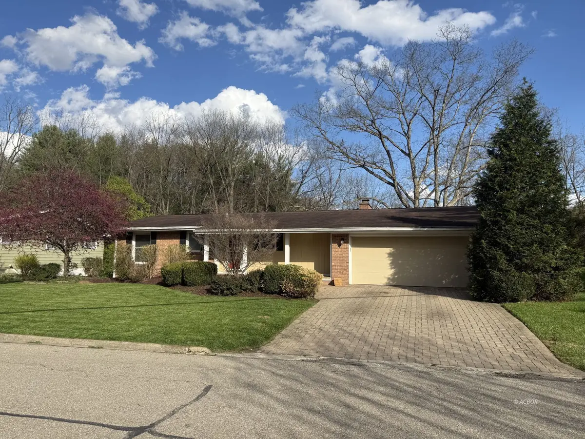 16 canterbury, Athens, OH 45701