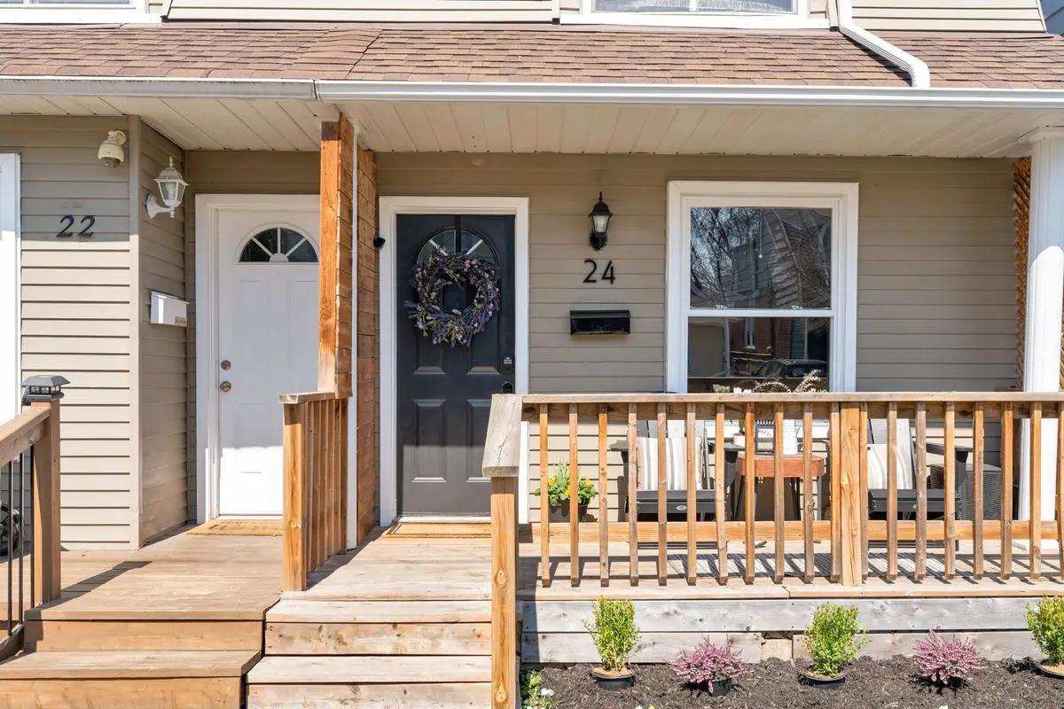 24 Queensdale AVE, Toronto E03, ON M4J 1X9