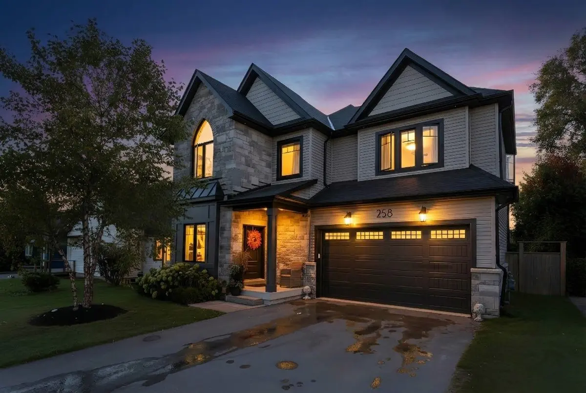 258 Andrew ST, Newmarket, ON L3Y 1H2