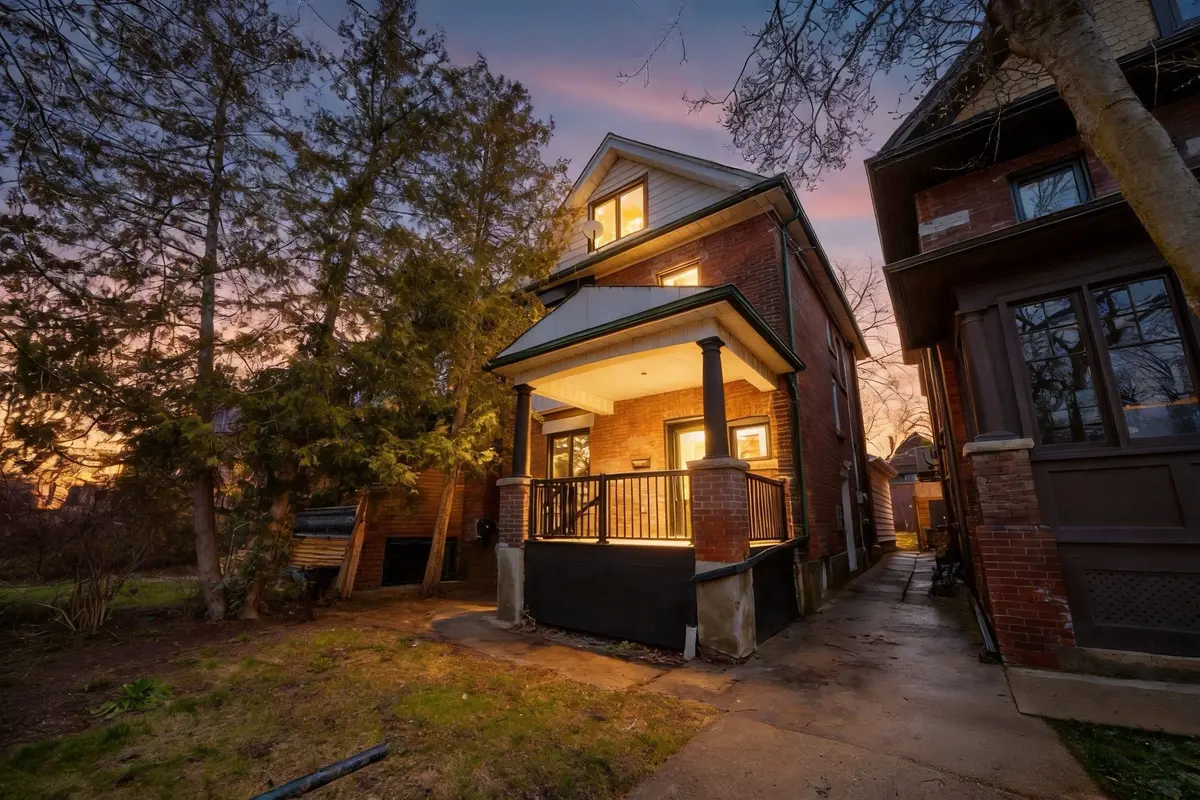 177 Glendale AVE, Toronto W01, ON M6R 2T4