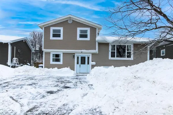 4 Stirling Crescent, St. John's, NL A1A 4G5