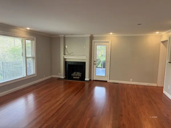 16 canterbury, Athens, OH 45701