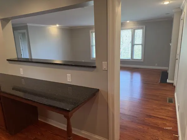 16 canterbury, Athens, OH 45701