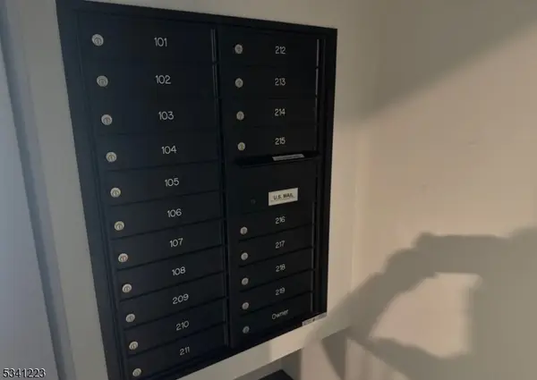 214 E Grove St #107, Westfield Town, NJ 07090