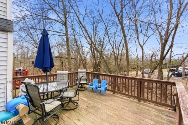 20 Pond Ct, Hillsborough Twp., NJ 08844