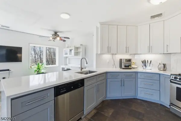 36 Mountainside Park Ter, Montclair Twp., NJ 07043