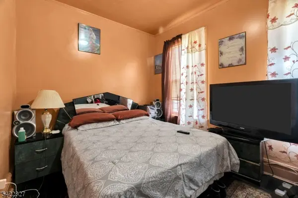 202 Sanford St, East Orange City, NJ 07018