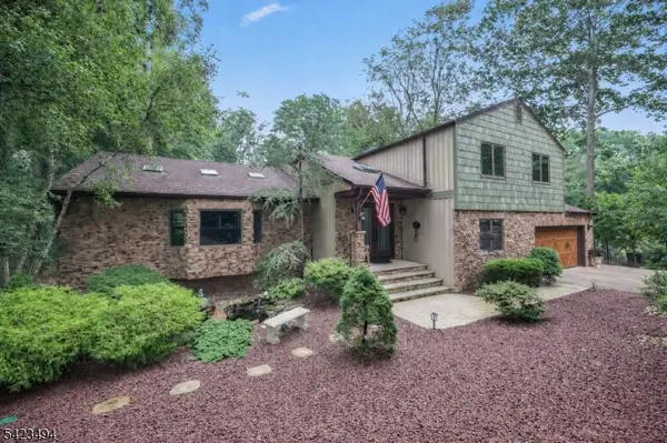 72 Fox Chase Ct, Freehold Twp., NJ 07728