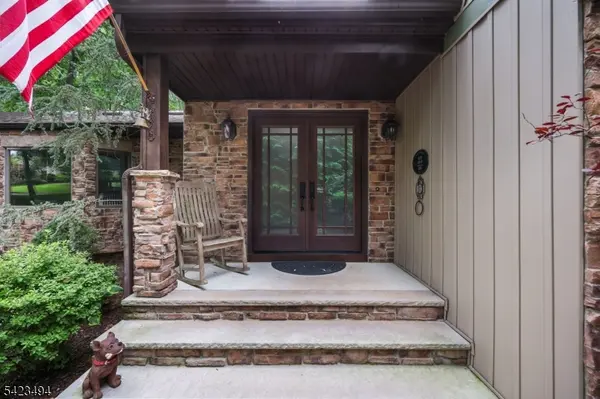 72 Fox Chase Ct, Freehold Twp., NJ 07728