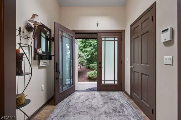 72 Fox Chase Ct, Freehold Twp., NJ 07728