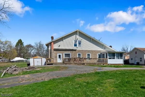 2 Prospect St, Mount Arlington Boro, NJ 07856