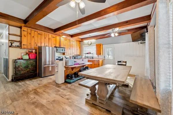 2 Prospect St, Mount Arlington Boro, NJ 07856