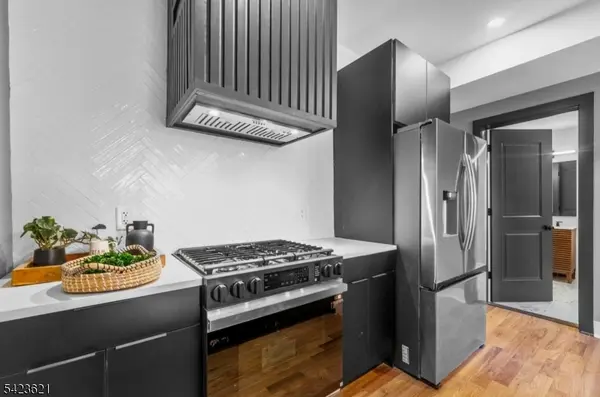 219 Clerk St, Jersey City, NJ 07305