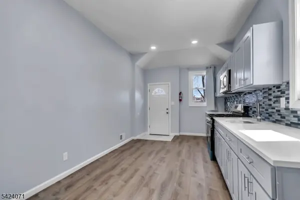 162 S Clinton St, East Orange City, NJ 07018