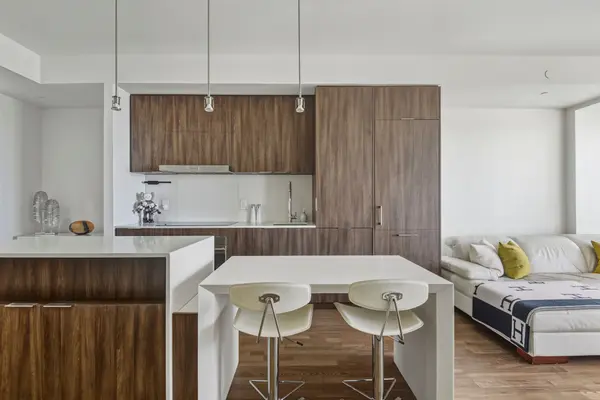 1 Bloor ST E #2712, Toronto C08, ON M4W 0A8