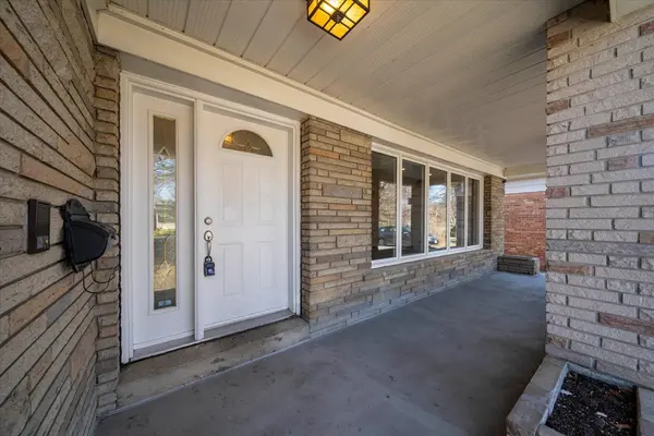 23 Christine CRES, Toronto C07, ON M2R 1A4