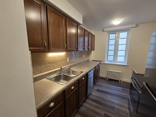 707 Eglinton AVE W #210, Toronto C03, ON M5N 1C8