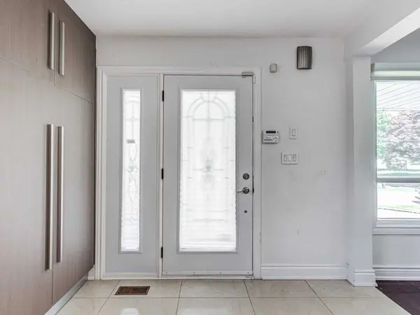 107 Sweeney DR, Toronto C13, ON M4A 1T8