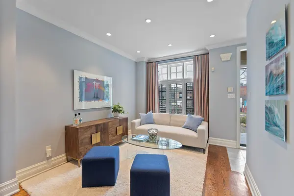 21 Castlefield AVE, Toronto C03, ON M4R 1G3