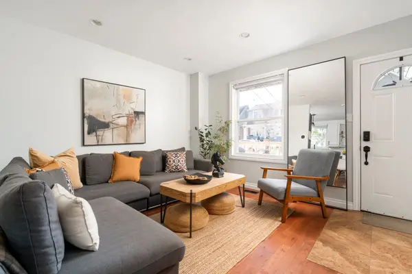 24 Queensdale AVE, Toronto E03, ON M4J 1X9