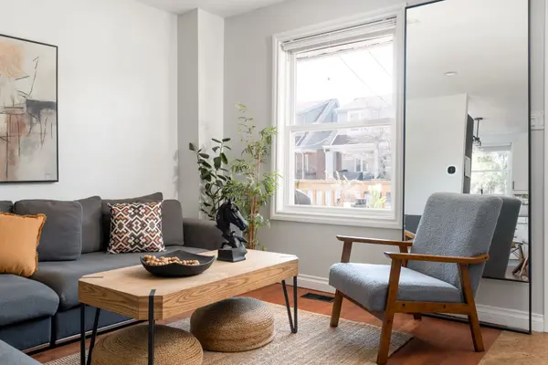 24 Queensdale AVE, Toronto E03, ON M4J 1X9