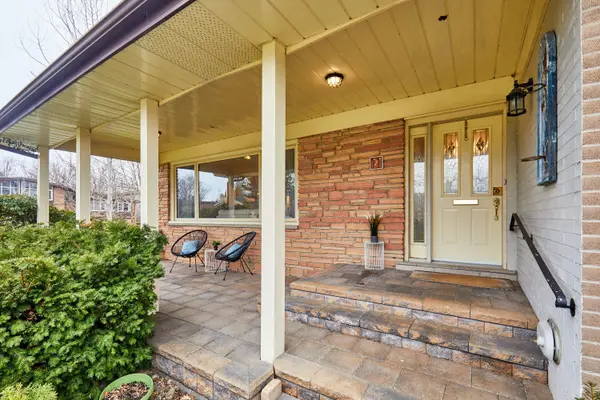 2 Somerdale SQ, Toronto E08, ON M1E 1M8