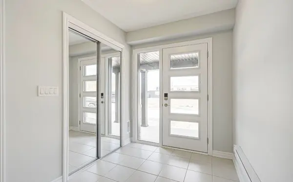 1210 Greentree PATH, Oshawa, ON L1H 8L7