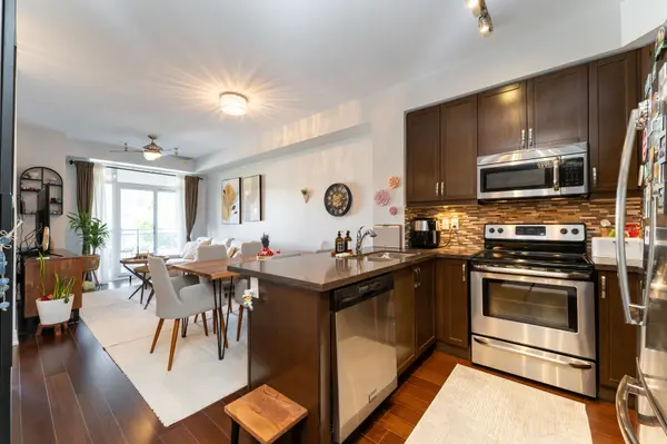 111 Civic Square Gate #230, Aurora, ON L4G 0S6