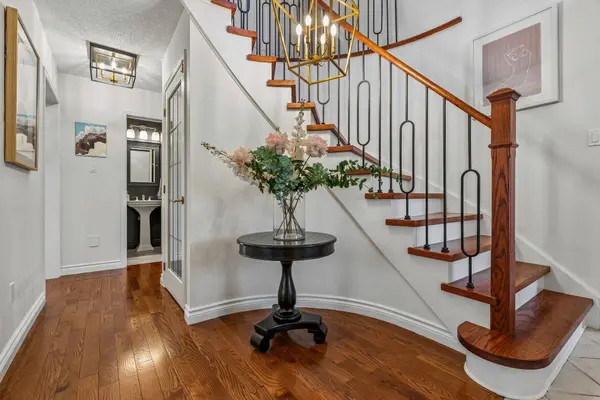 23 Fielding DR, Aurora, ON L4G 4Z4