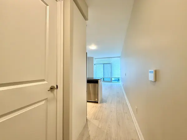 20 Gatineau DR #1501E, Vaughan, ON L4J 0L3
