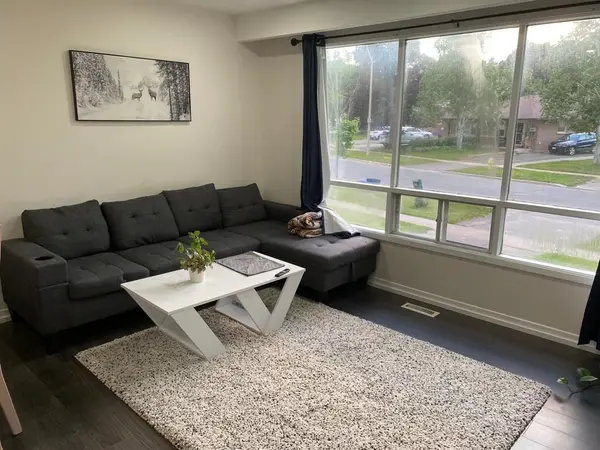 31 Bernick DR, Barrie, ON L4M 5C1