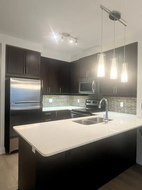 15 Maple AVE #510, Barrie, ON L4N 1R7