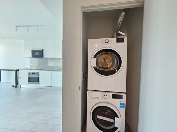 39 Mary ST #2104, Barrie, ON L4N 1S9