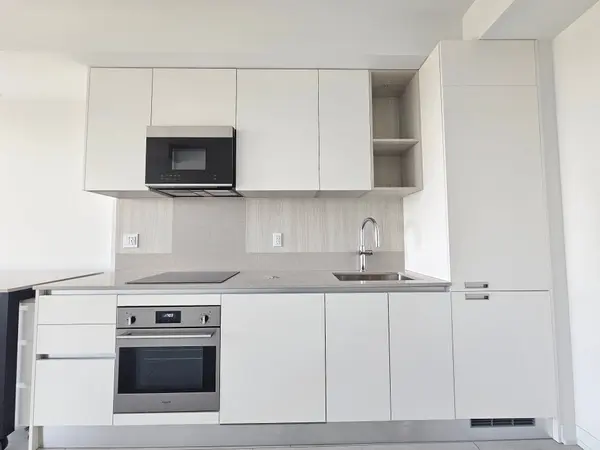 39 Mary ST #2104, Barrie, ON L4N 1S9