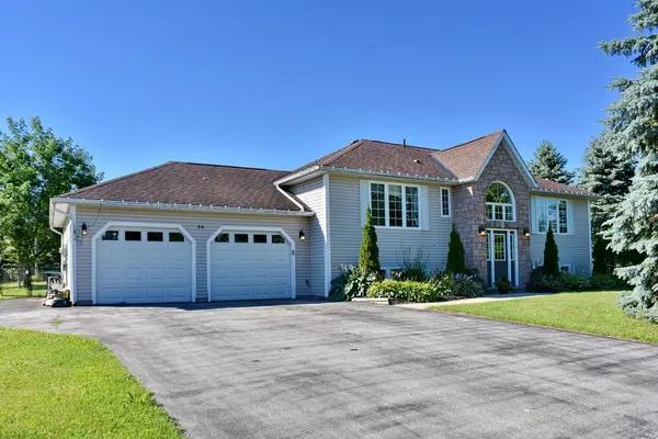 44 DONALD AVE, Clearview, ON L0M 1P0